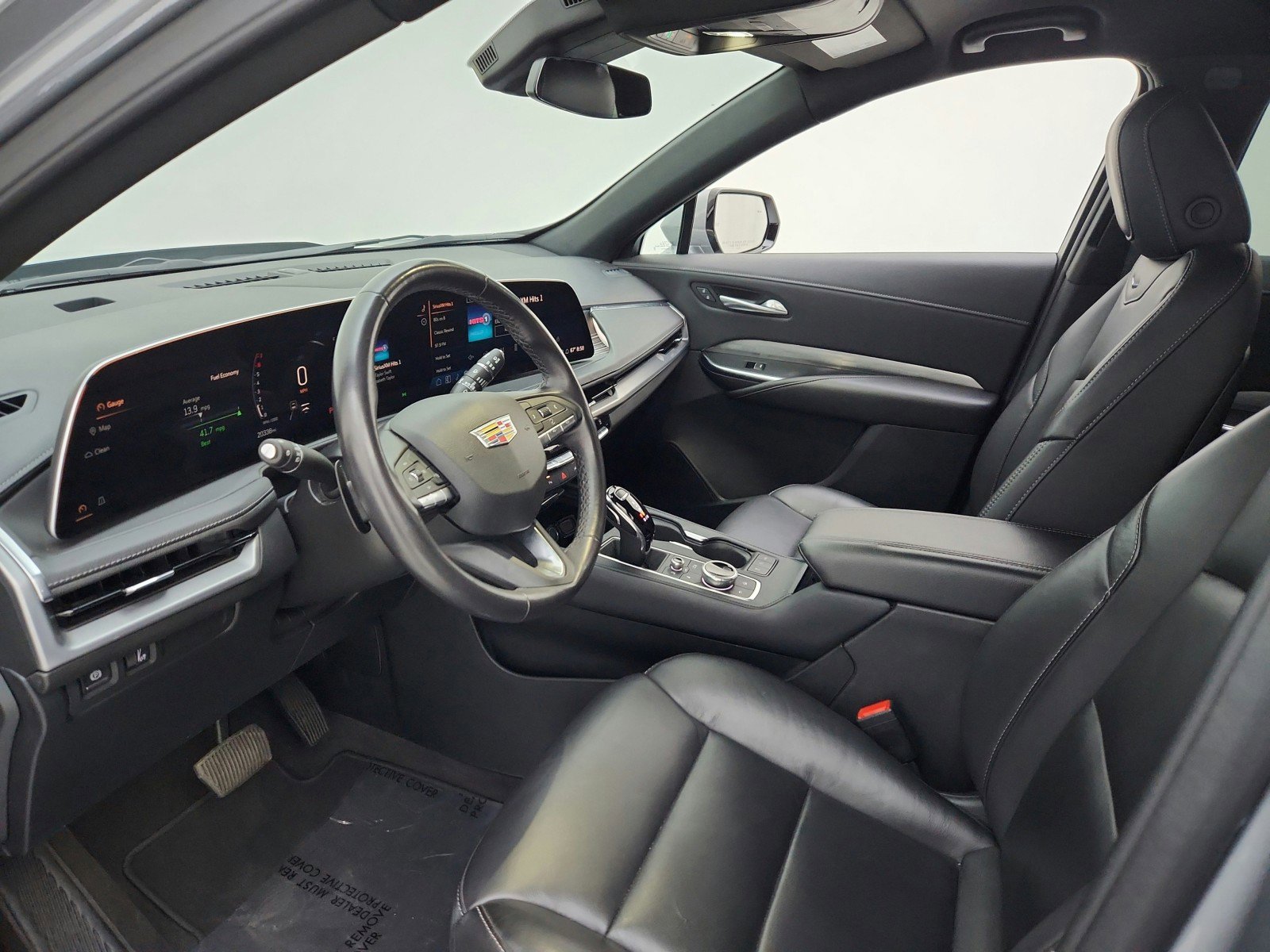 Used 2025 Cadillac XT4 Premium Luxury FWD image 13