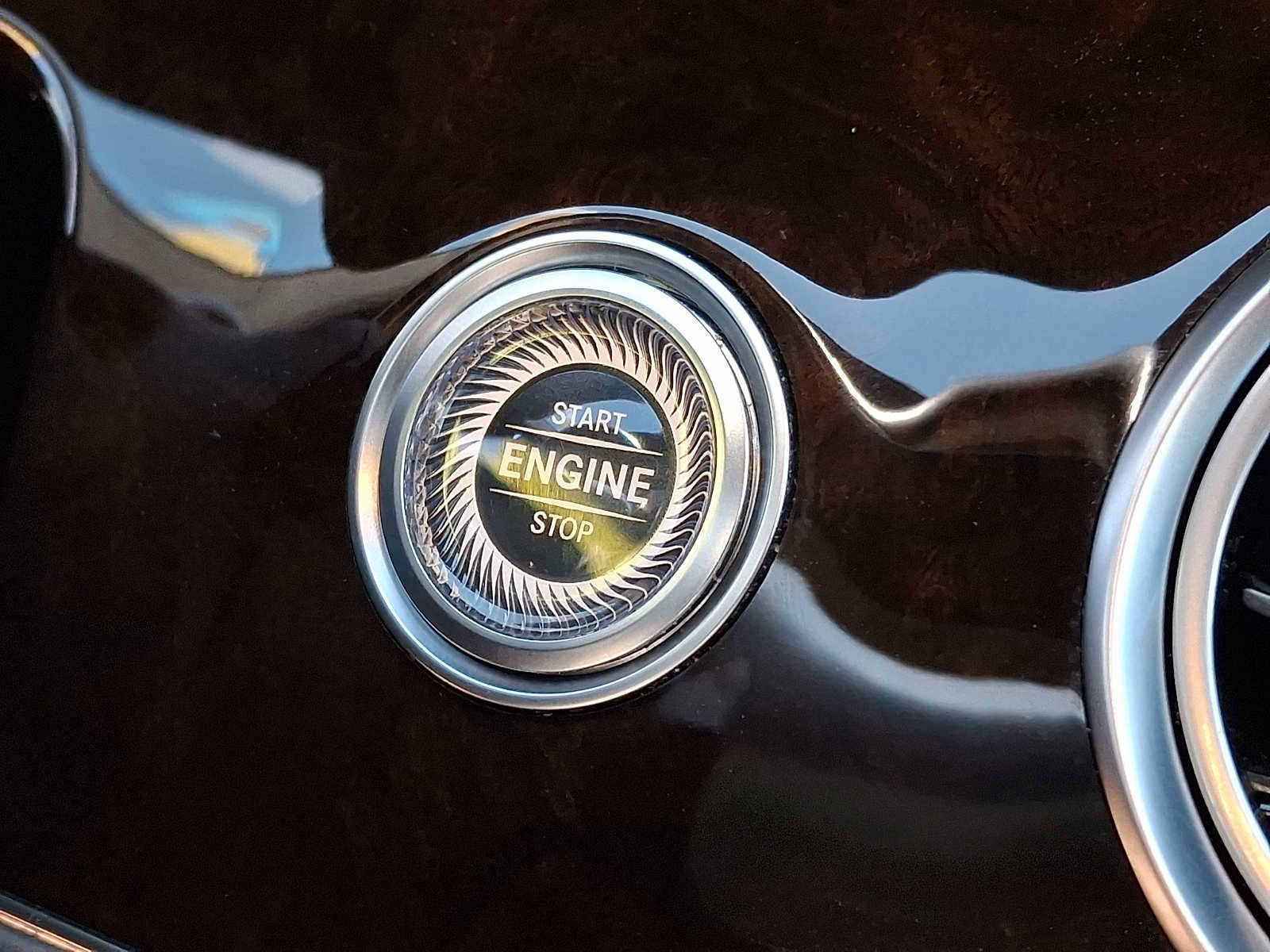 Certified 2022 Mercedes-Benz E 350 4MATIC Sedan image 19