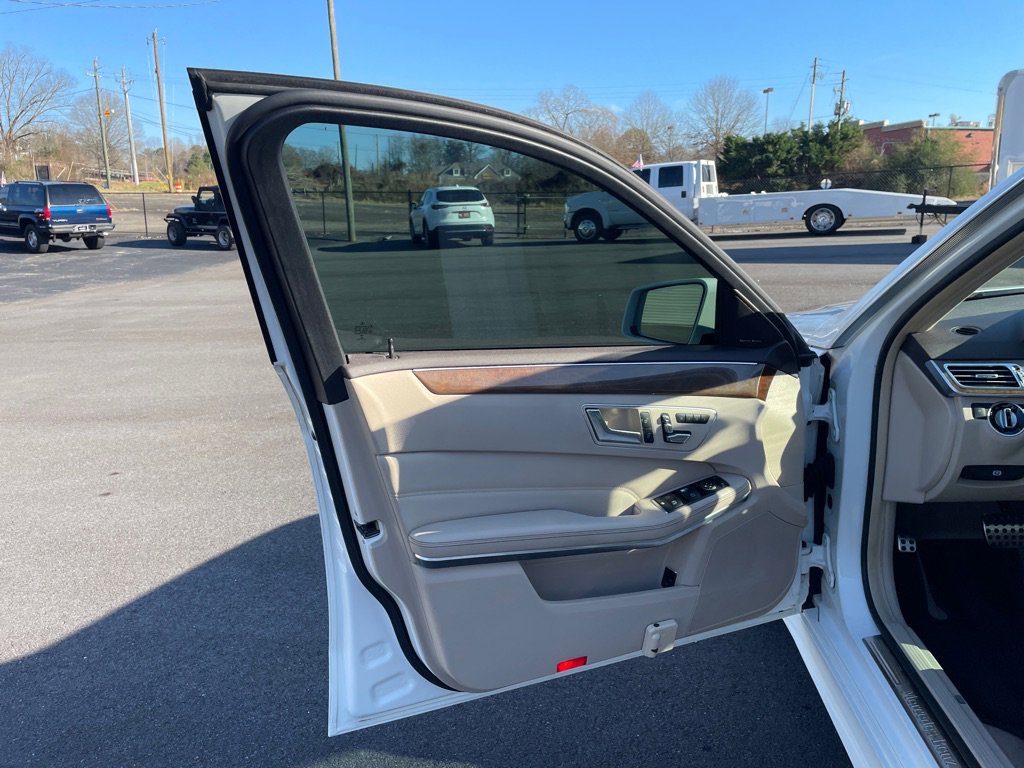 Used 2014 Mercedes-Benz E 350 Sedan image 11