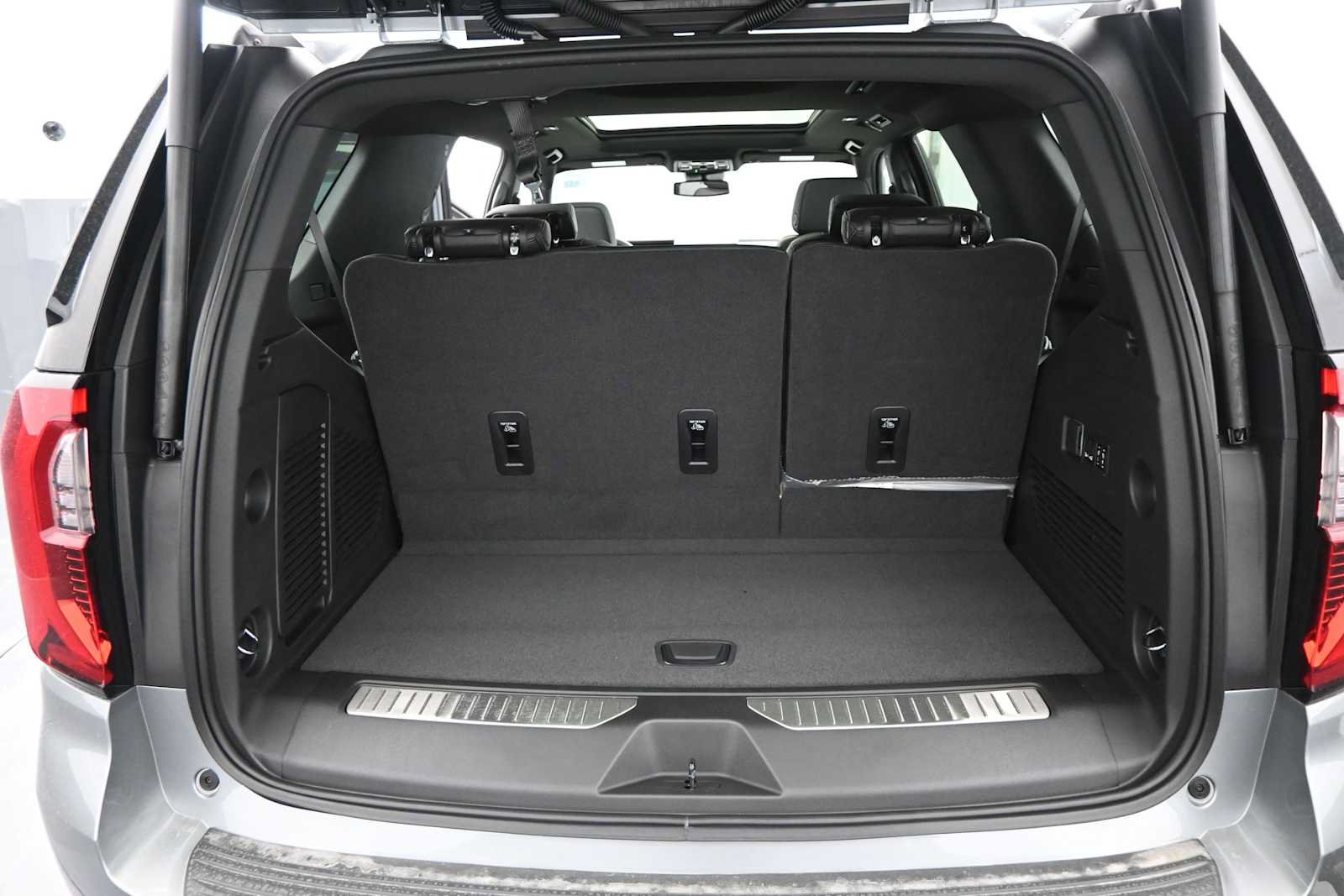 New 2026 GMC Yukon Denali w/ Sun & Power Step Package AWD/4WD image 15