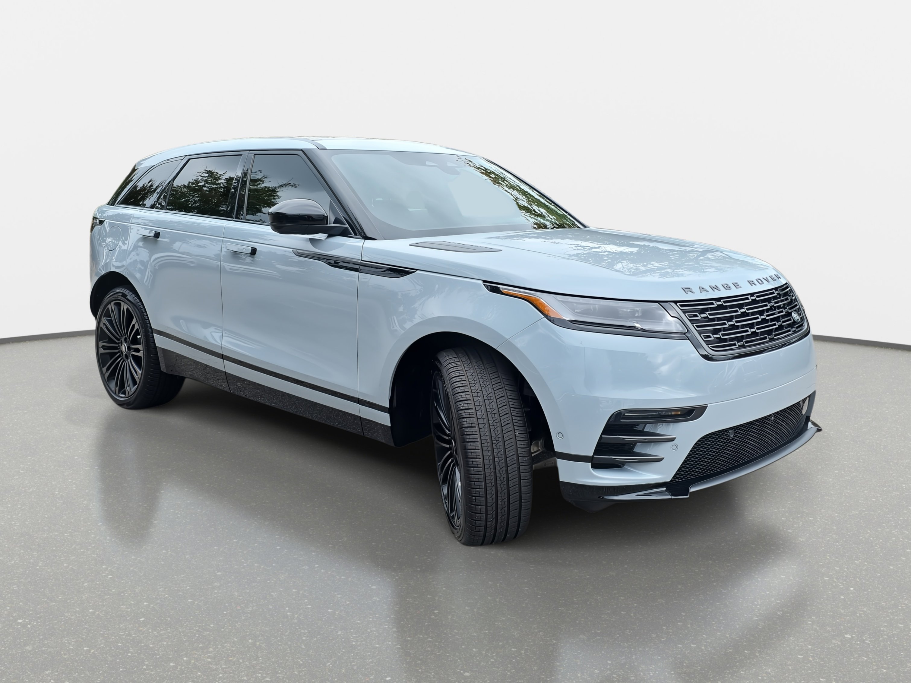 New 2026 Land Rover Range Rover Velar Dynamic SE image 3