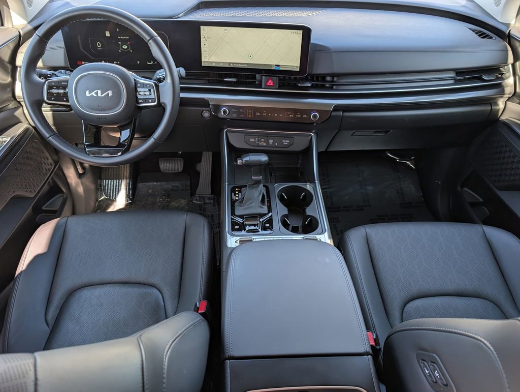 Certified 2025 Kia Carnival SX image 22