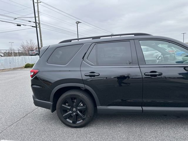 Certified 2025 Honda Pilot Black Edition image 5