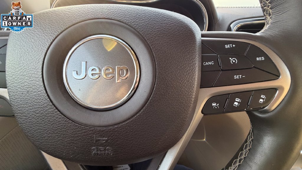 Used 2019 Jeep Grand Cherokee Overland AWD/4WD image 27