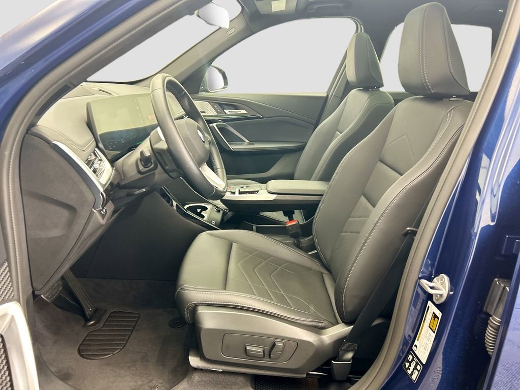 Certified 2025 BMW X1 xDrive28i w/ Premium Package image 17