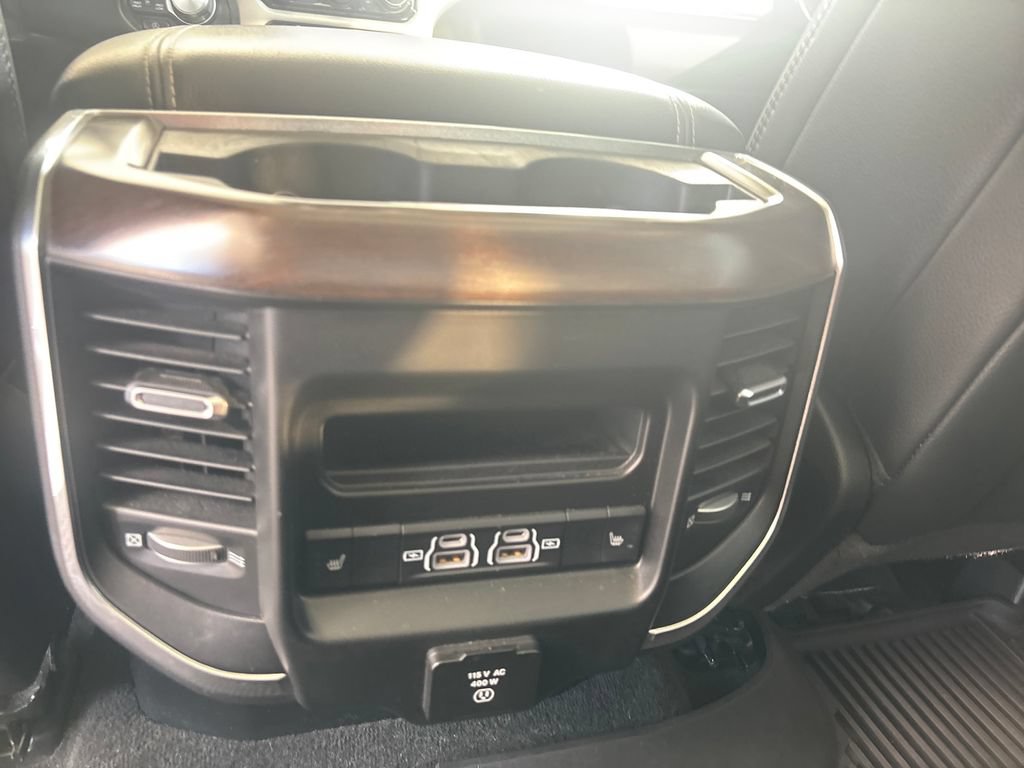 Used 2022 RAM 1500 Laramie AWD/4WD image 32