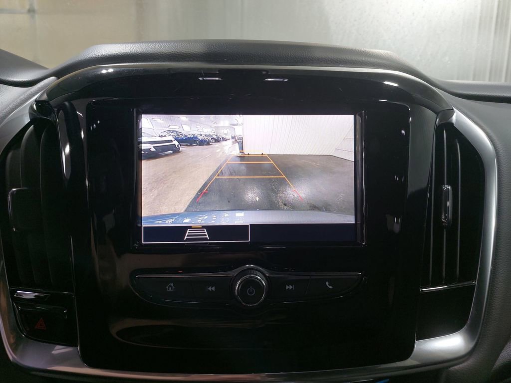 Used 2021 Chevrolet Traverse LS FWD image 24