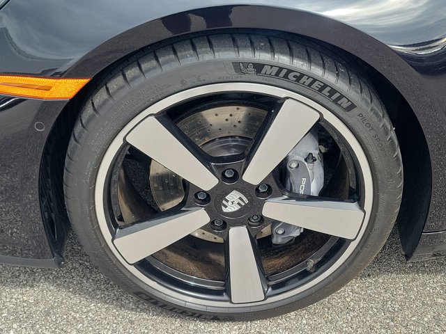 Certified 2025 Porsche 911 Carrera RWD image 12