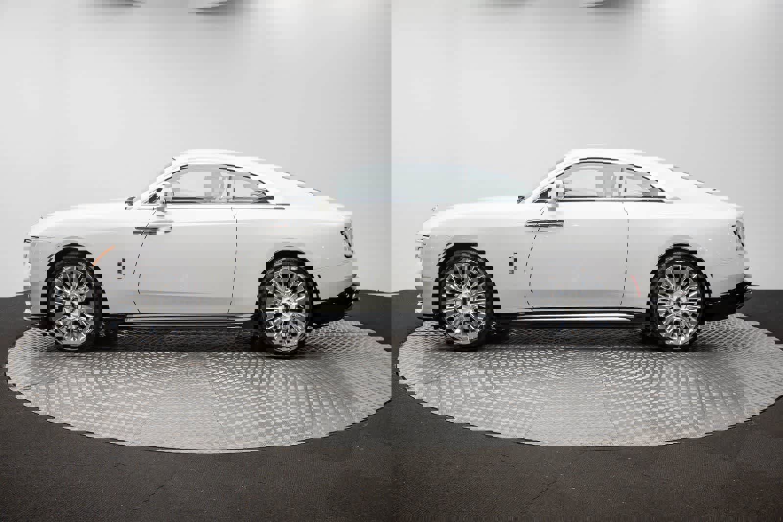 New 2026 Rolls-Royce Spectre image 3