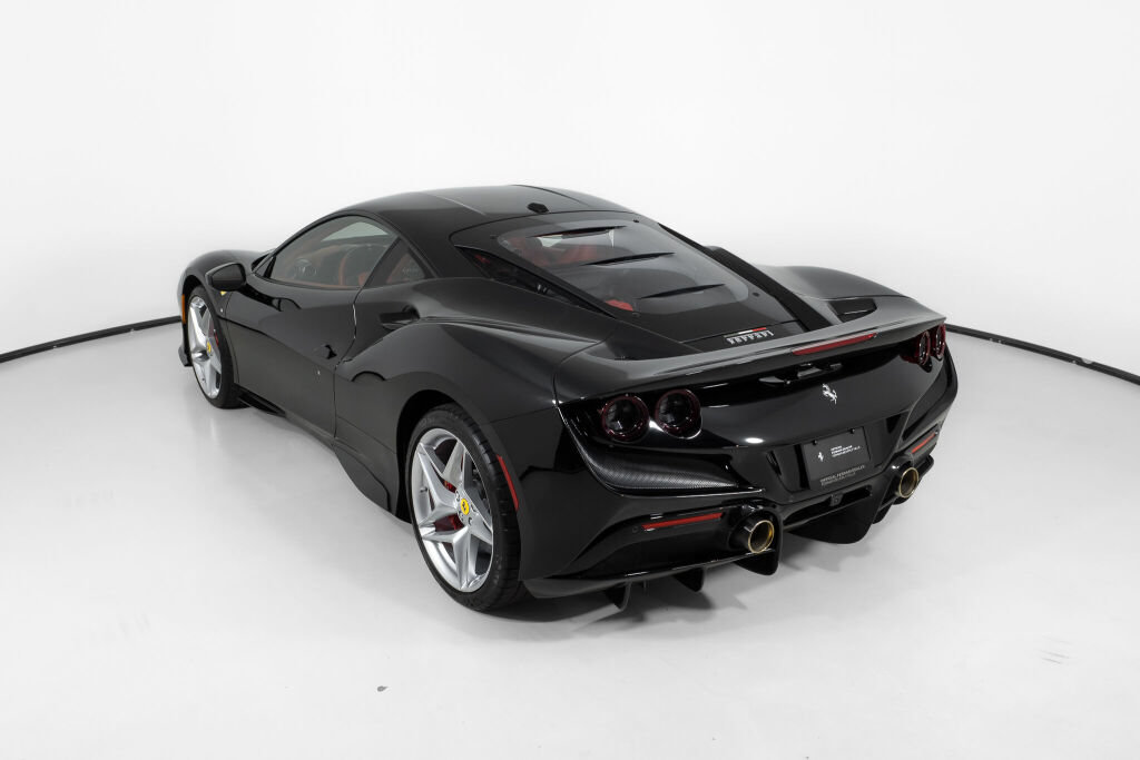 Used 2022 Ferrari F8 Tributo RWD image 5
