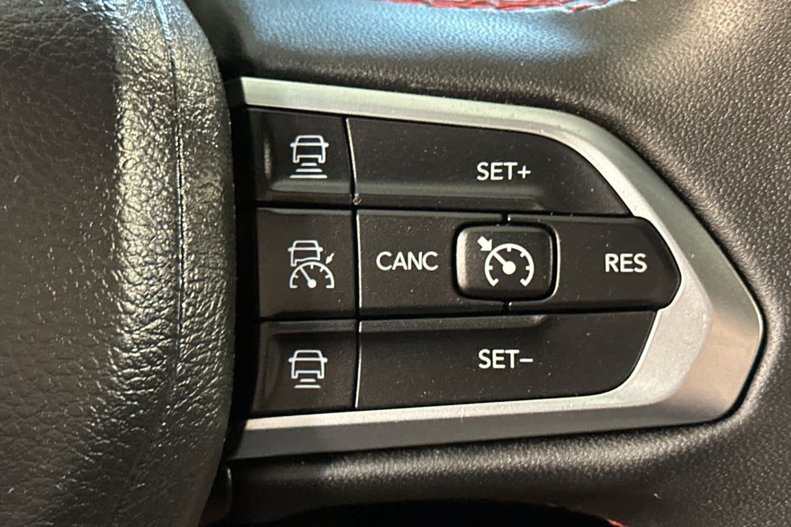 Used 2024 Jeep Compass Trailhawk AWD/4WD image 30