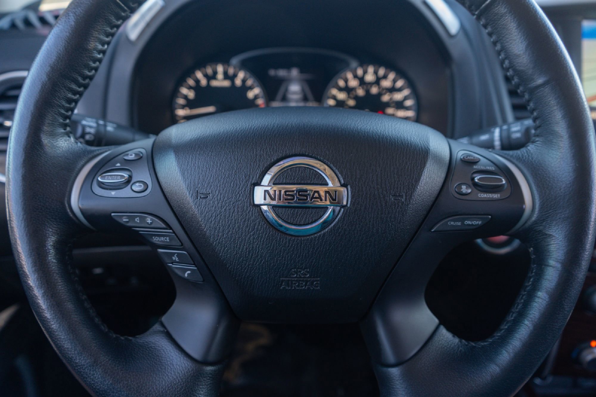 Used 2018 Nissan Pathfinder Platinum image 10