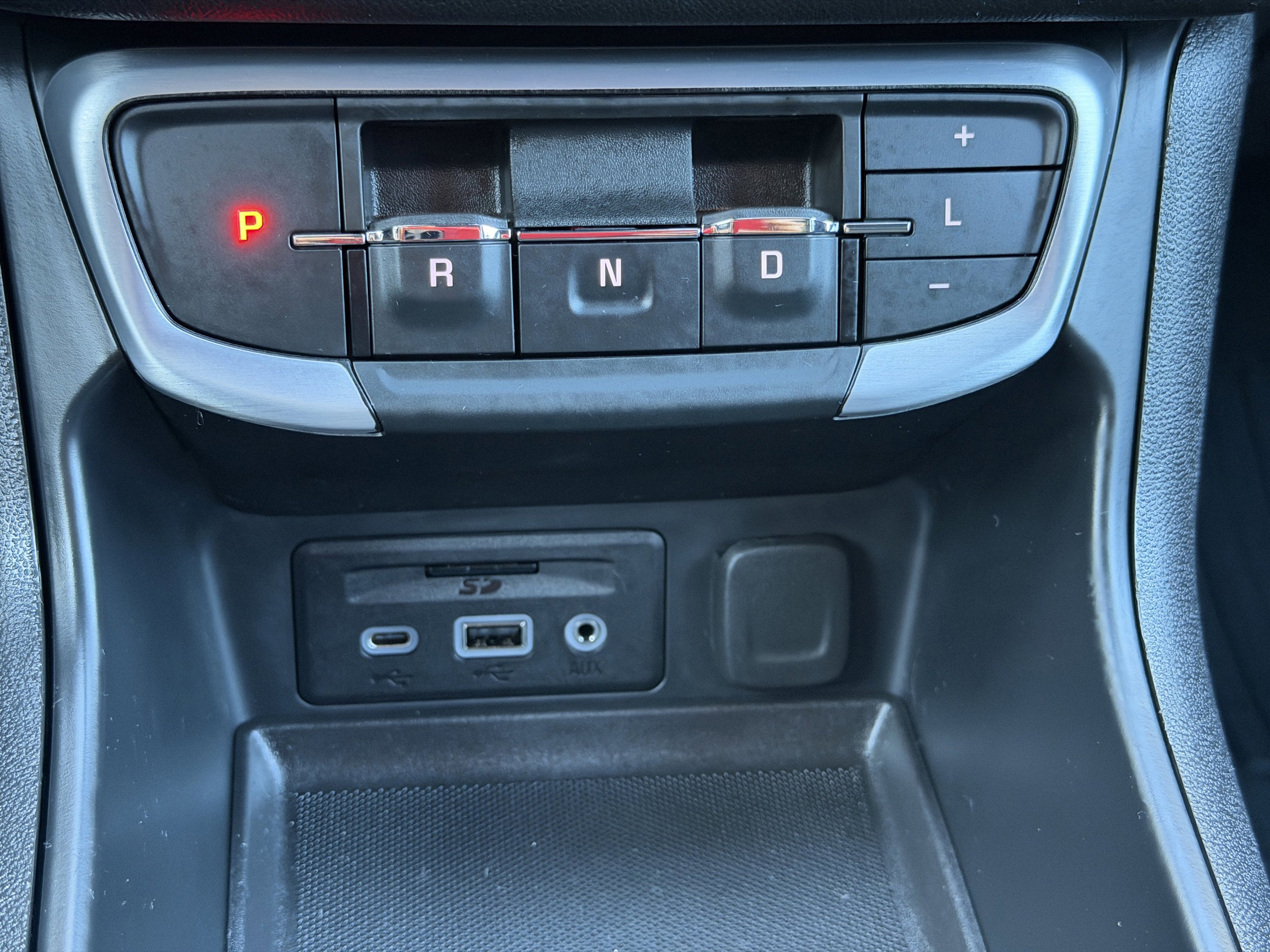 Used 2024 GMC Terrain SLT w/ Infotainment Package II image 37