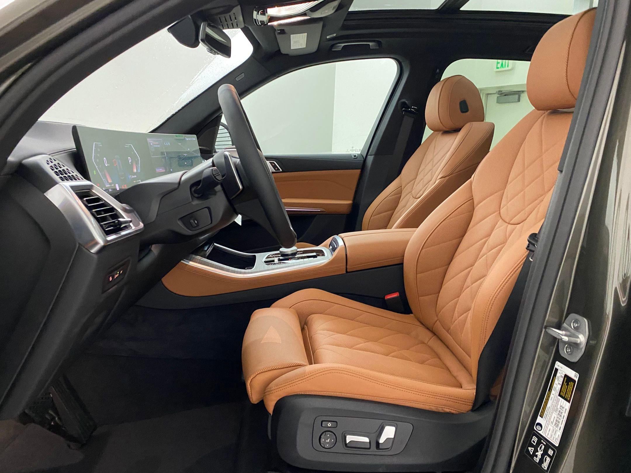 Used 2026 BMW X5 xDrive40i w/ Premium Package image 4