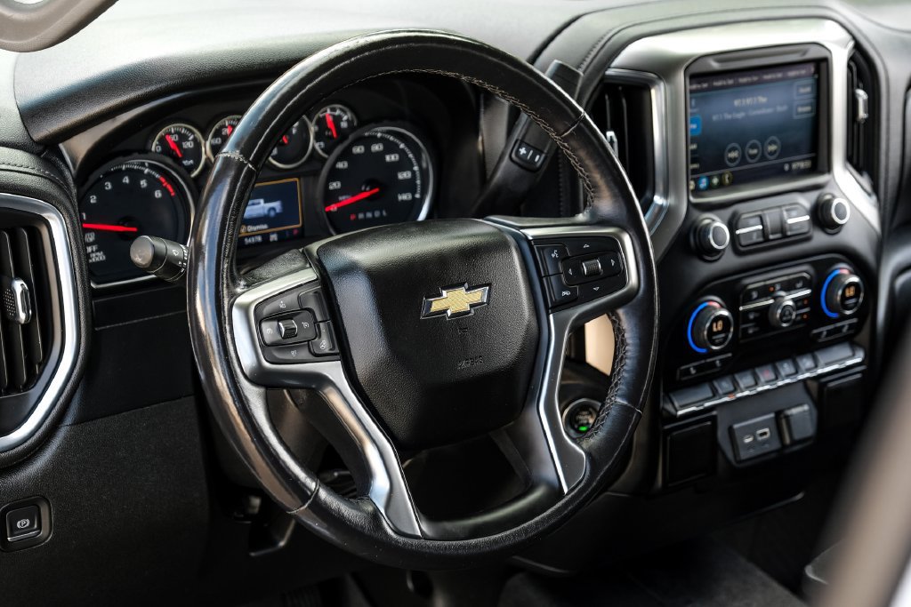 Used 2021 Chevrolet Silverado 1500 LT AWD/4WD image 12