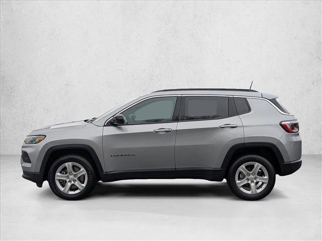 Used 2023 Jeep Compass Latitude w/ Sun and Sound Group AWD/4WD image 9