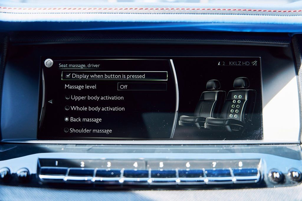 Used 2021 Rolls-Royce Cullinan Black Badge image 82