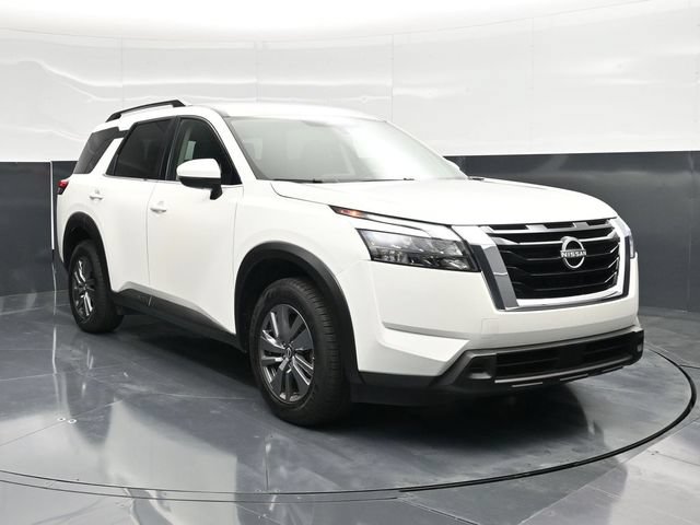 Used 2025 Nissan Pathfinder SV FWD image 6