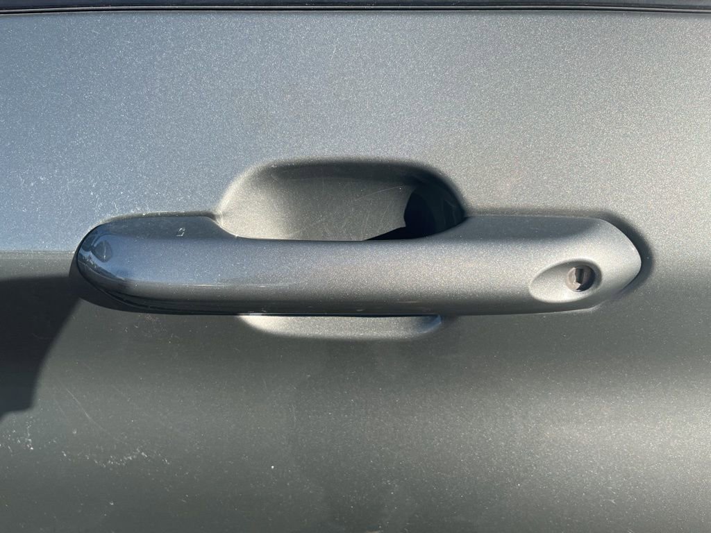 Used 2020 Ford Explorer XLT w/ Equipment Group 202A image 16