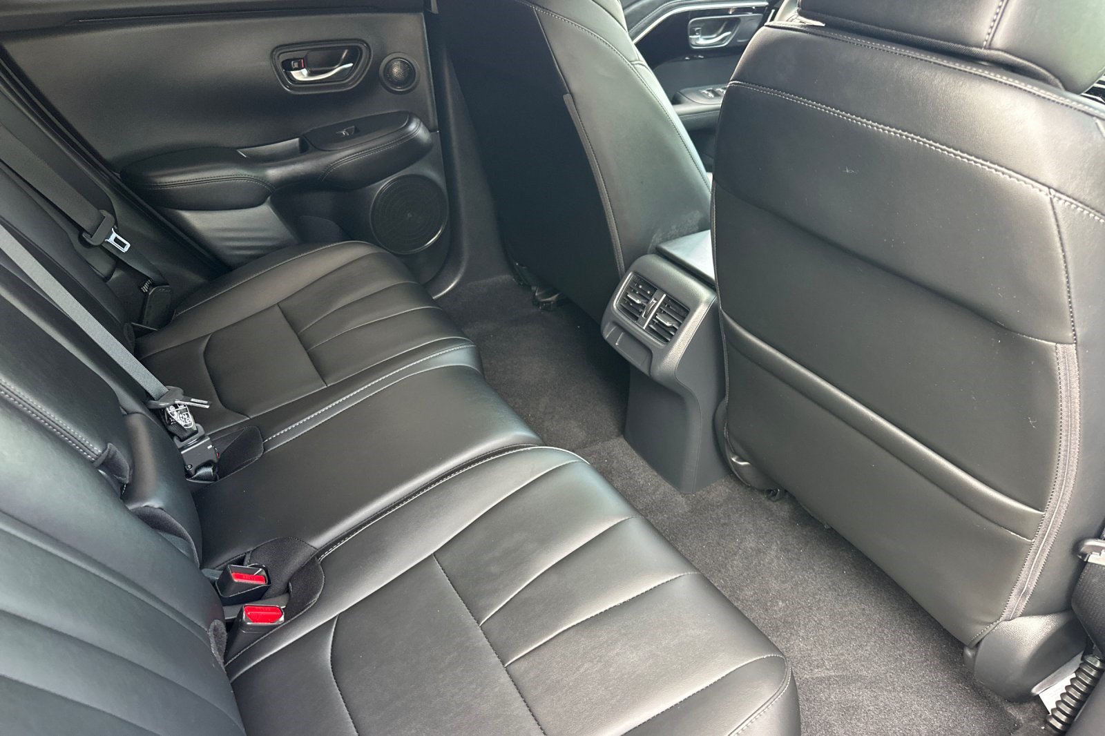 Used 2025 Acura ADX FWD image 31
