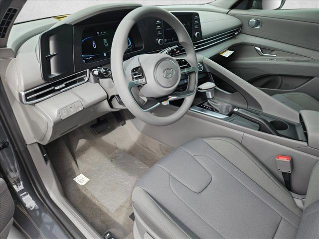 New 2026 Hyundai Elantra SE image 3