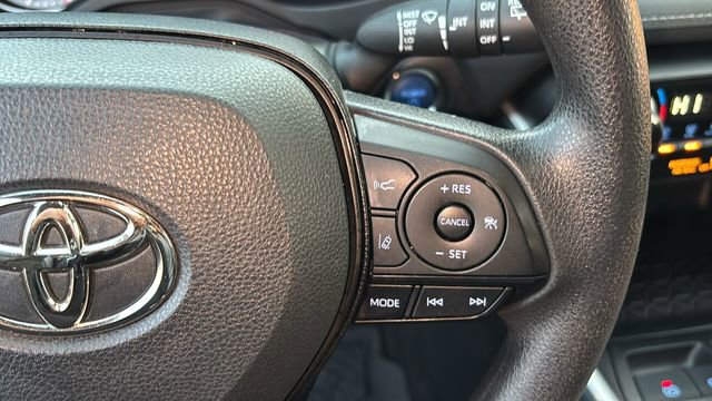 Used 2022 Toyota RAV4 XLE image 18