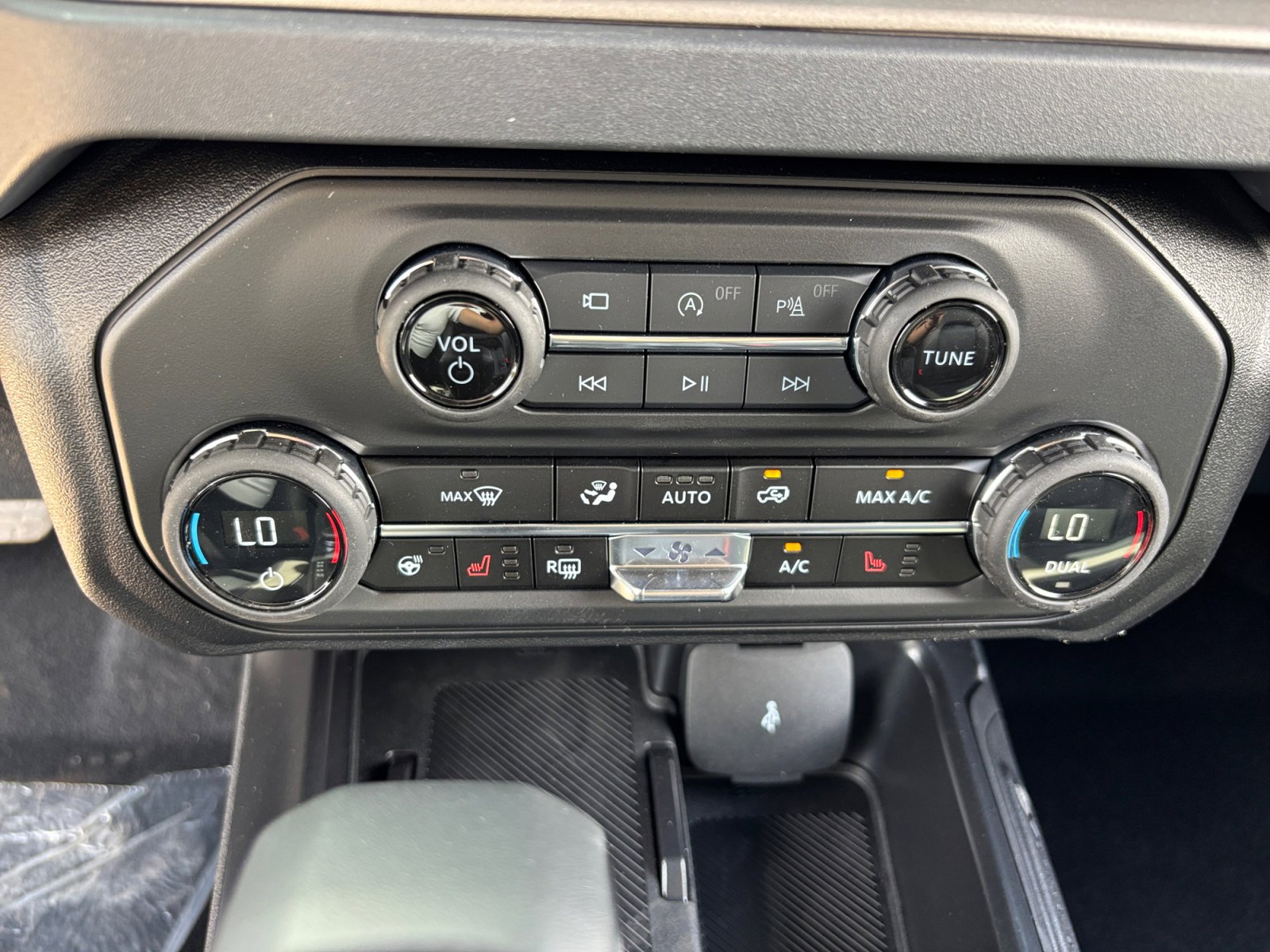 New 2026 Ford Bronco Outer Banks image 30