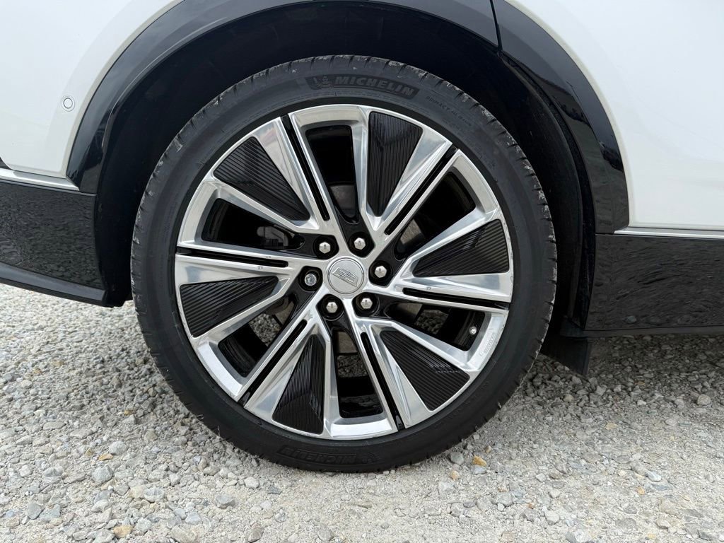 Certified 2024 Cadillac Lyriq Luxury w/ LPO, Floor Liner Package AWD/4WD image 16