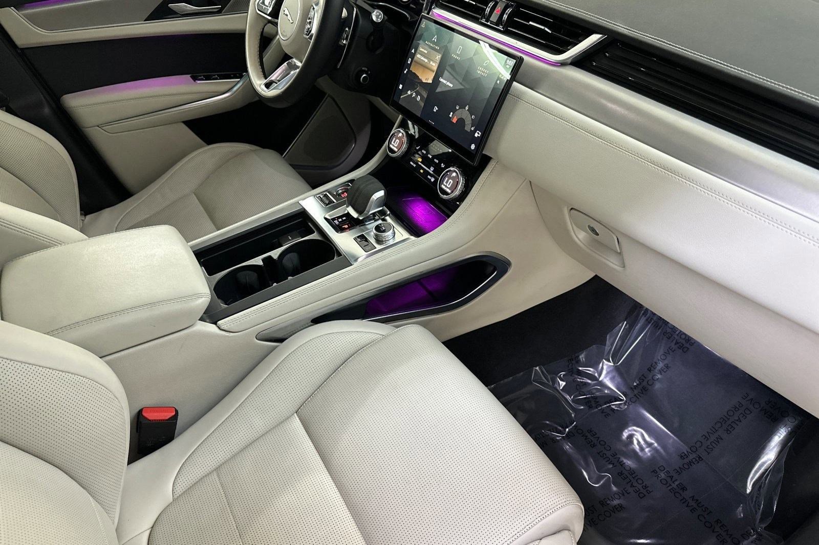 Used 2024 Jaguar F-PACE R-Dynamic S image 33