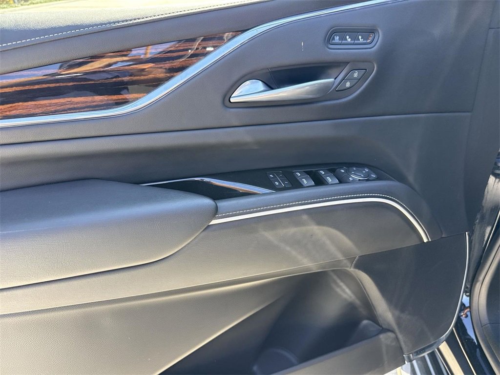 Used 2024 Cadillac Escalade ESV Premium Luxury image 22