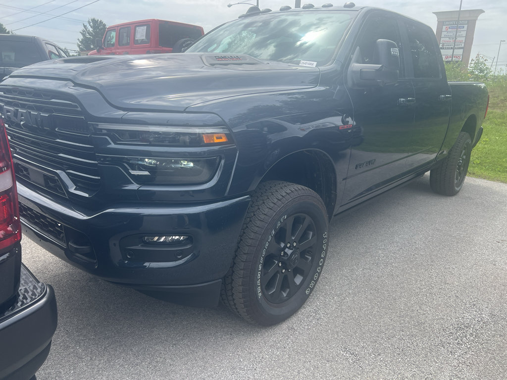 Used 2025 RAM 2500 Laramie AWD/4WD image 1