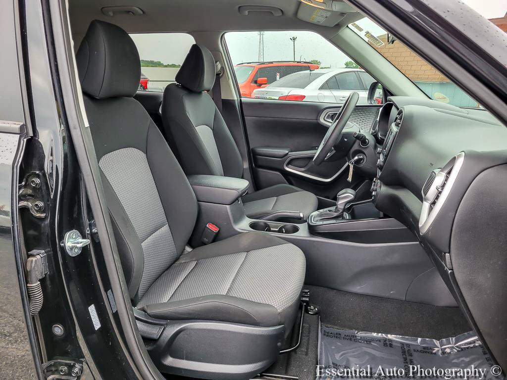 Used 2024 Kia Soul LX w/ Option Group 015 FWD image 30