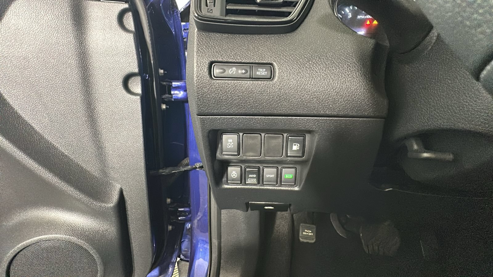 Used 2020 Nissan Rogue S AWD/4WD image 18