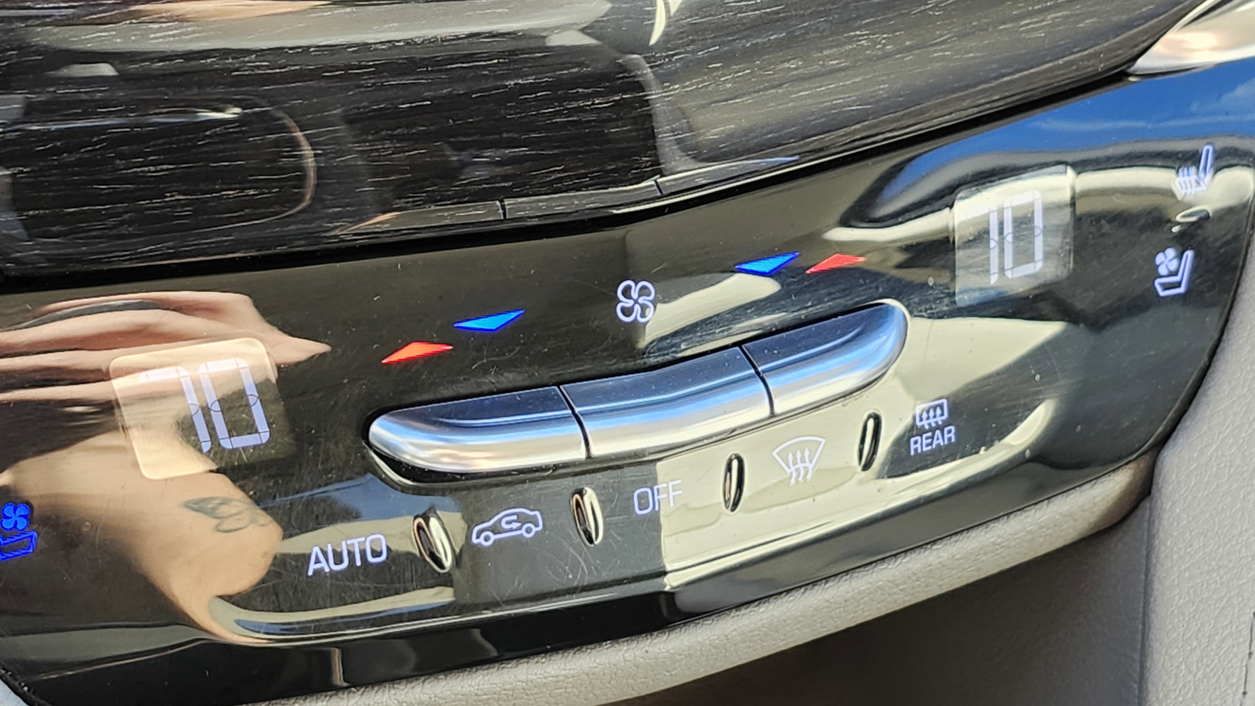 Used 2023 Cadillac XT6 Premium Luxury image 33