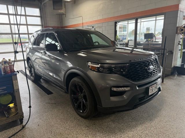 Used 2023 Ford Explorer ST w/ Equipment Group 401A image 2