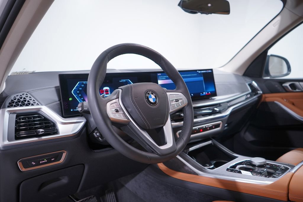 Used 2024 BMW X7 xDrive40i image 6