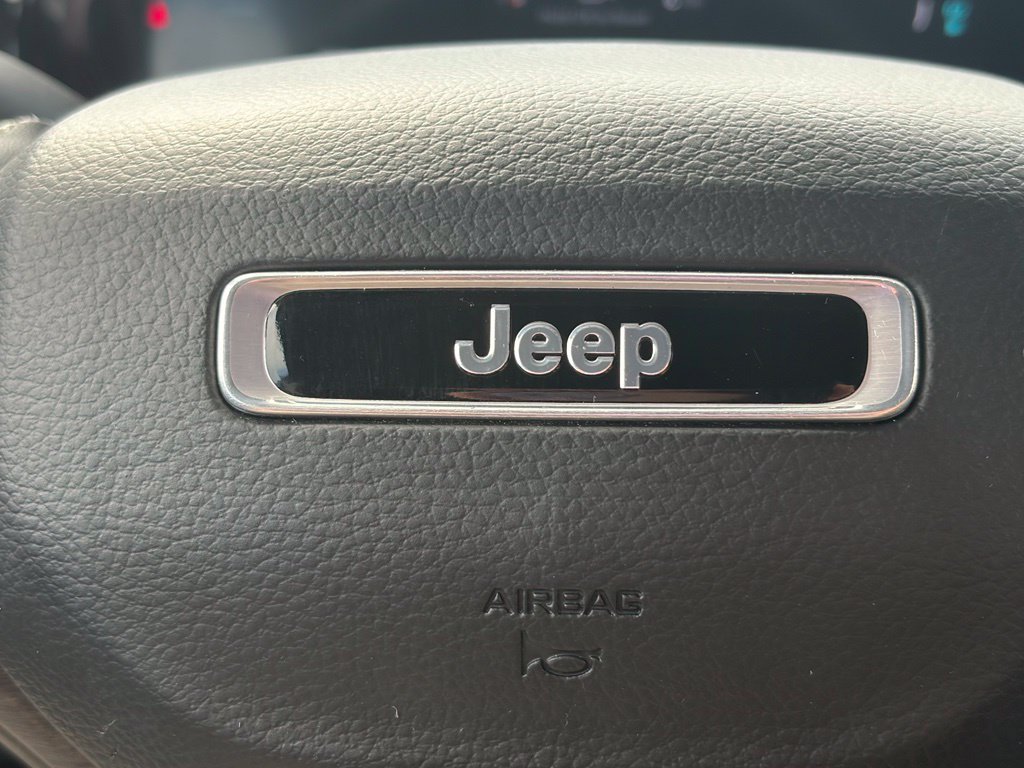 Used 2022 Jeep Grand Cherokee Limited 4xe w/ Luxury Tech Group II AWD/4WD image 26