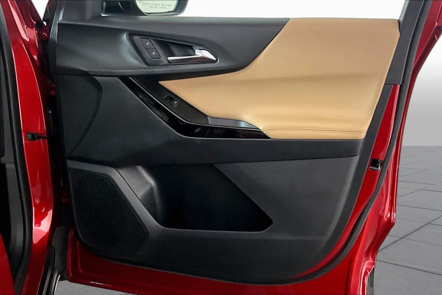 Certified 2026 Chevrolet Equinox ACTIV w/ LPO, Floor Liner Package FWD image 43