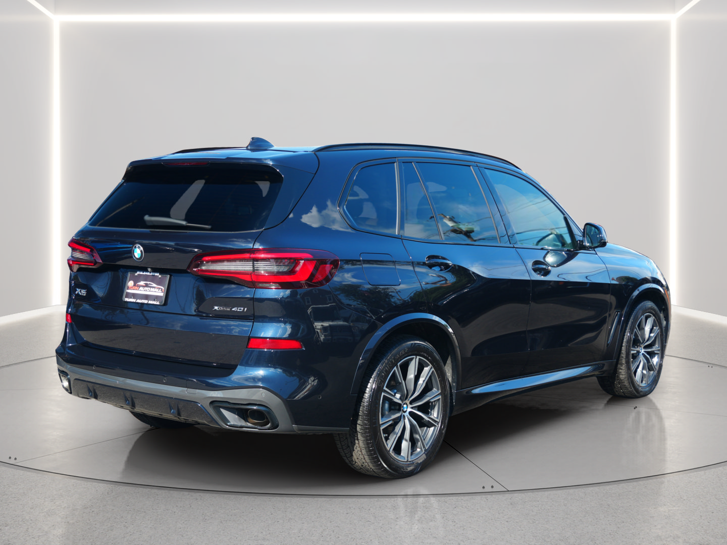 Used 2021 BMW X5 xDrive40i w/ M Sport Package AWD/4WD image 5