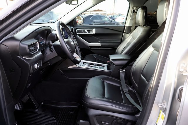 Certified 2022 Ford Explorer XLT w/ Equipment Group 202A image 30