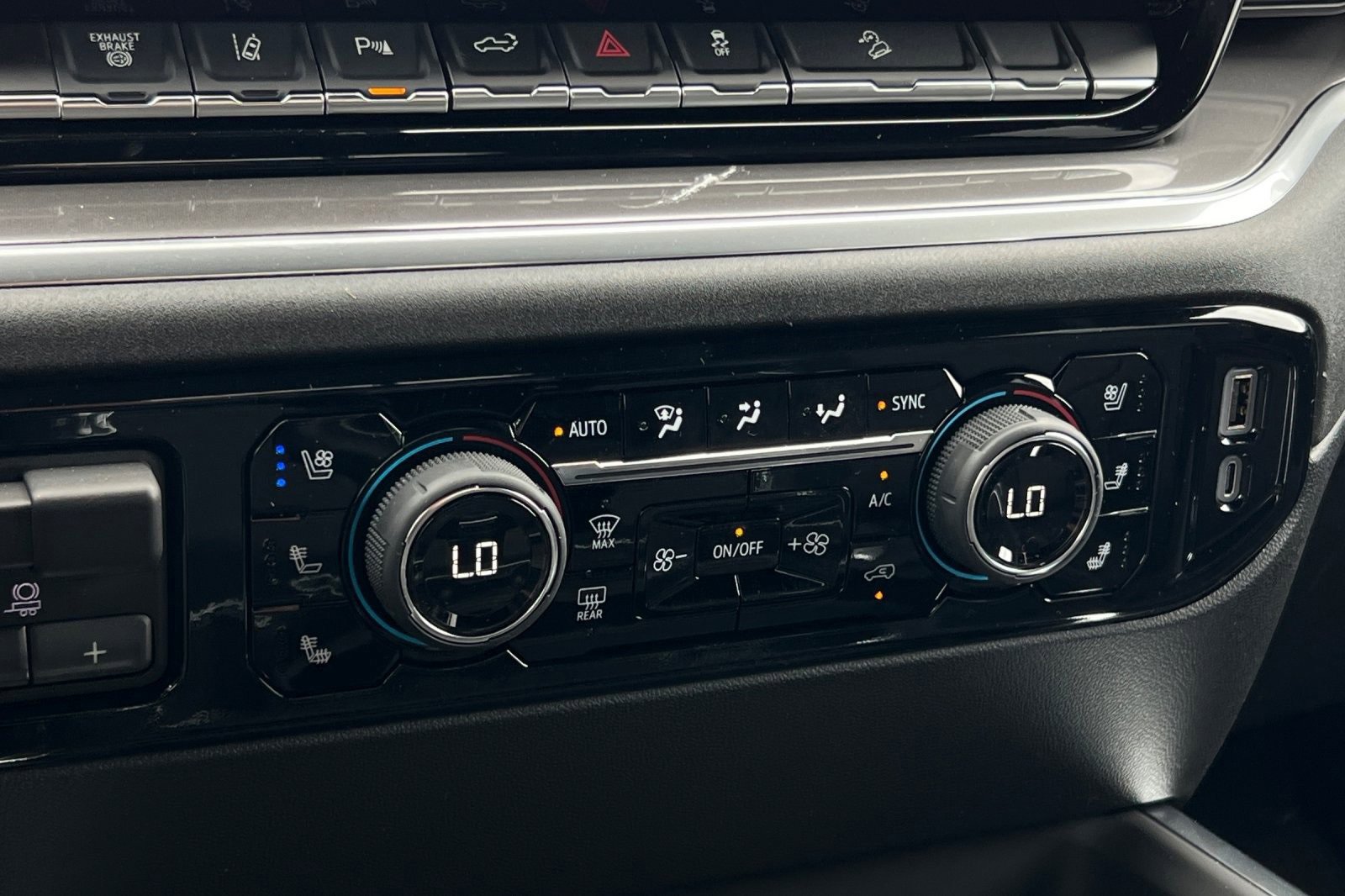 New 2025 Chevrolet Silverado 3500 High Country w/ Technology Package image 24