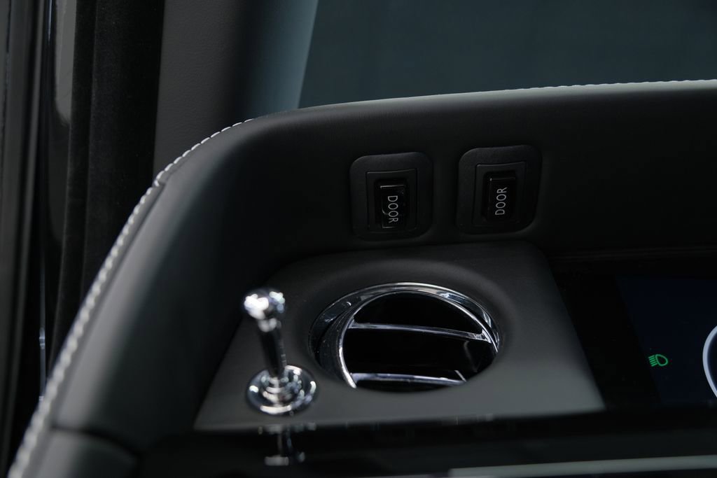 Used 2026 Rolls-Royce Phantom Sedan image 62