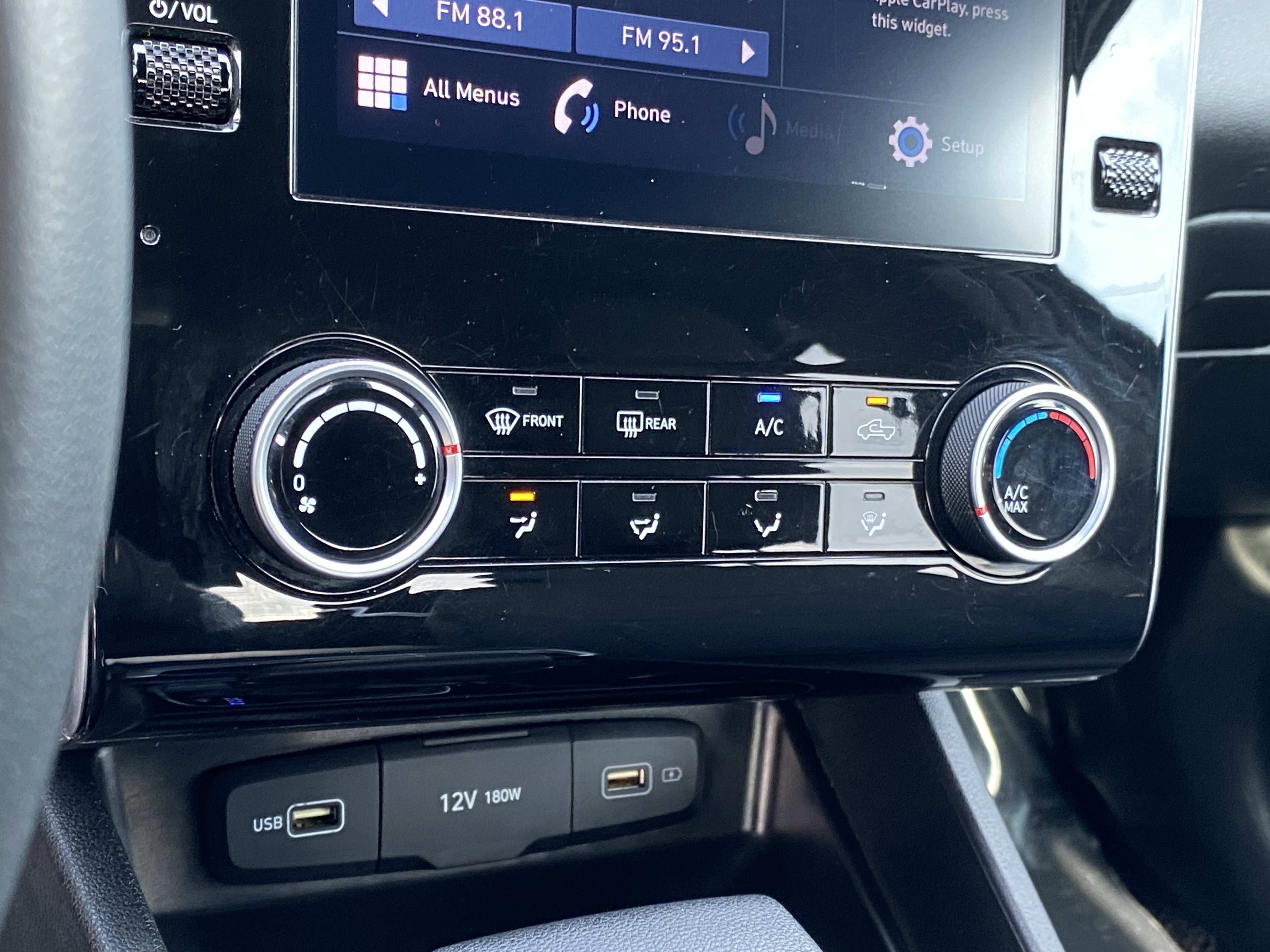 Used 2023 Hyundai Santa Cruz SE image 20