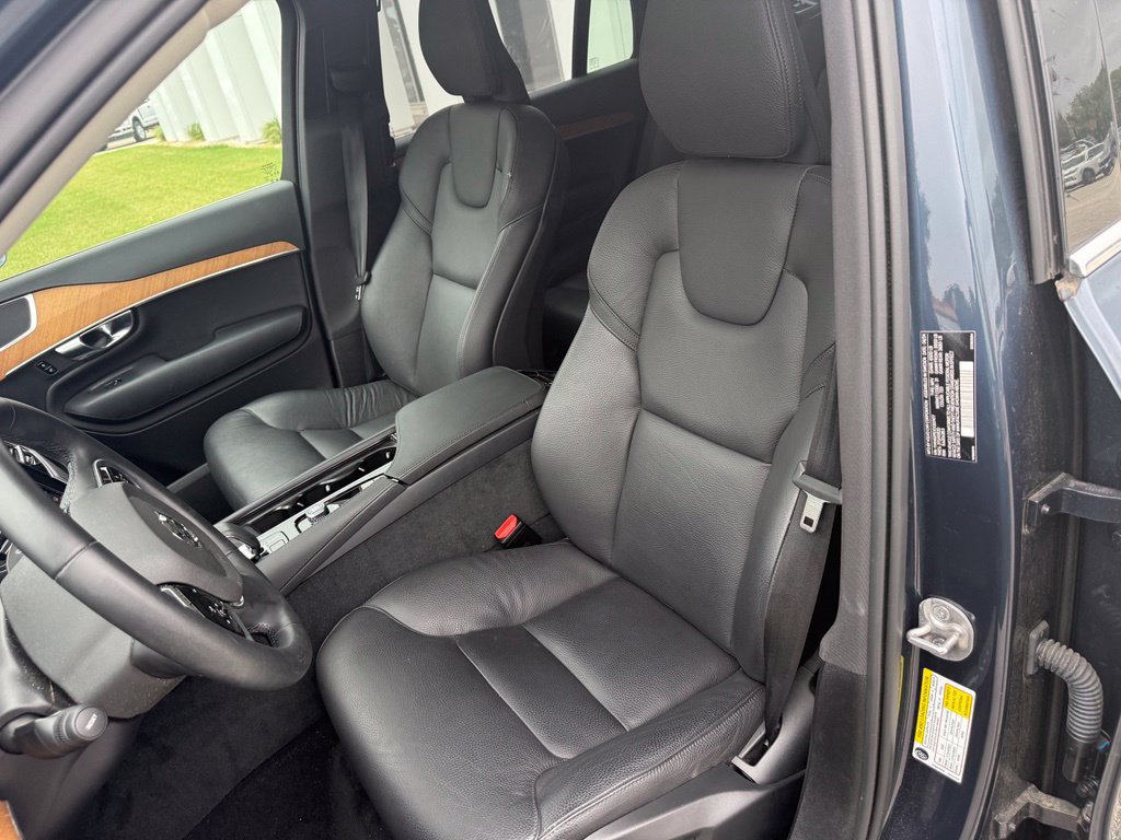 Used 2025 Volvo XC90 T8 Plus w/ Protection Package Premier AWD/4WD image 6