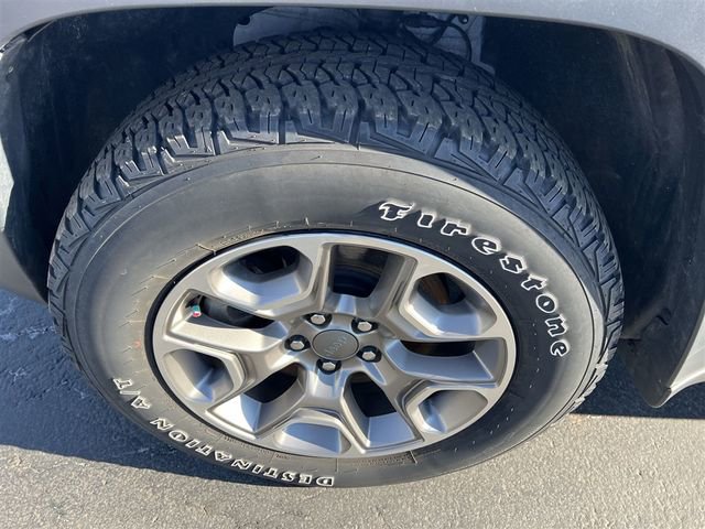 Used 2022 Jeep Cherokee Trailhawk w/ Comfort/Convenience Group AWD/4WD image 21