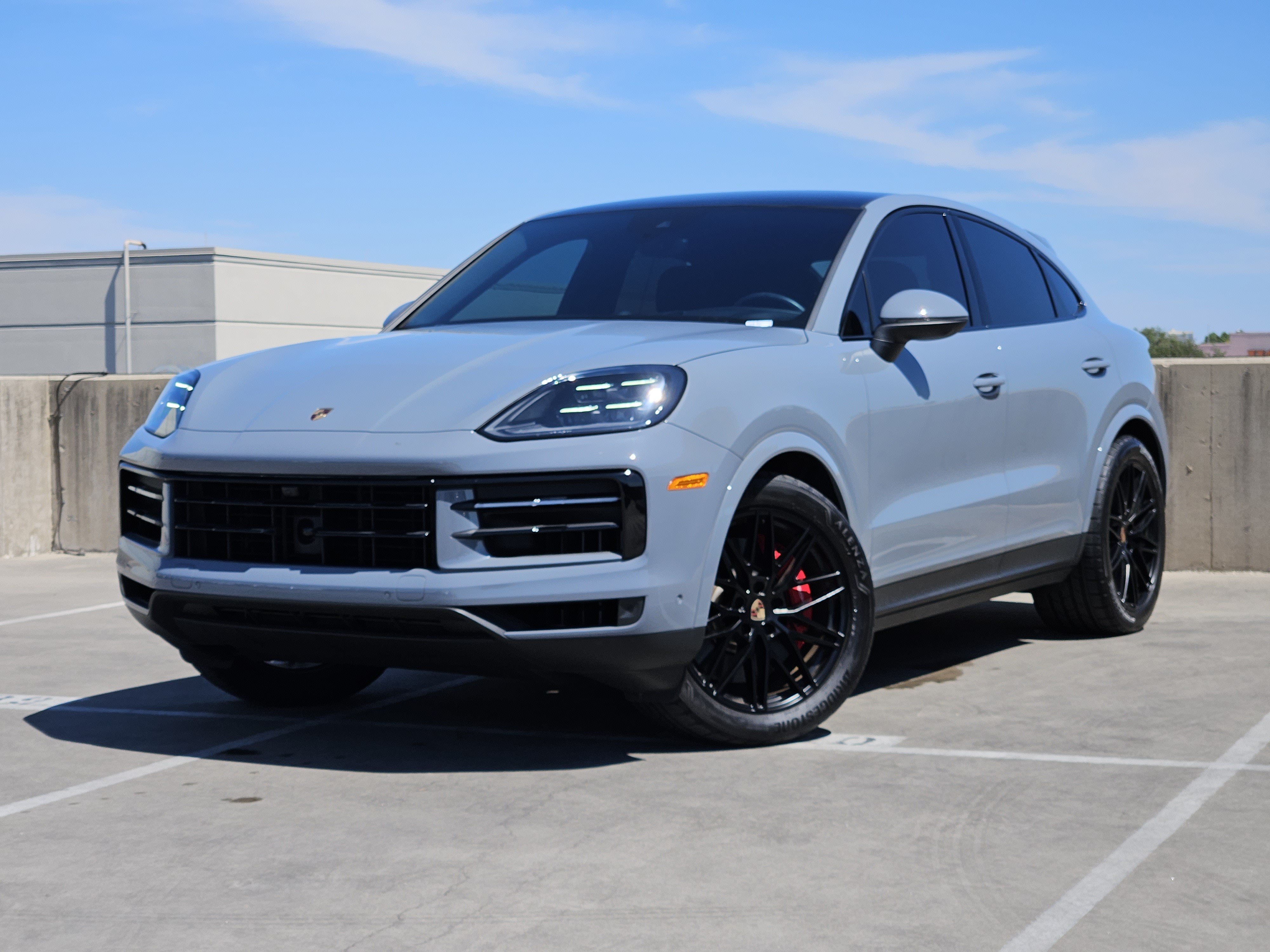 Certified 2025 Porsche Cayenne S AWD/4WD image 1