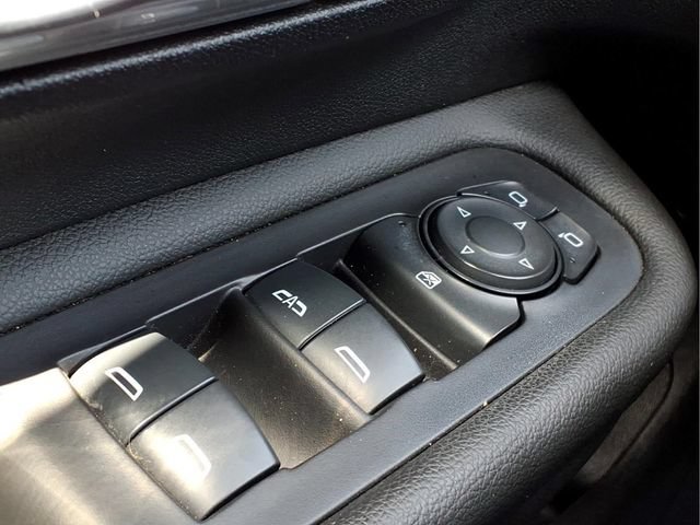 Used 2024 GMC Terrain SLE FWD image 17