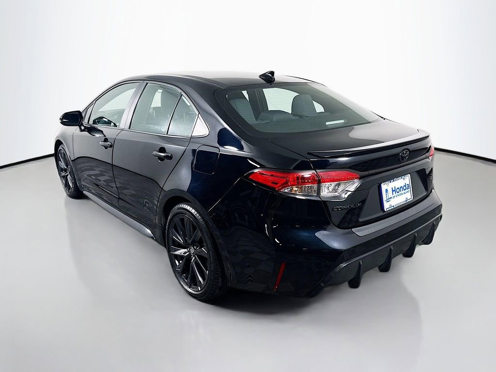 Used 2023 Toyota Corolla SE FWD image 4