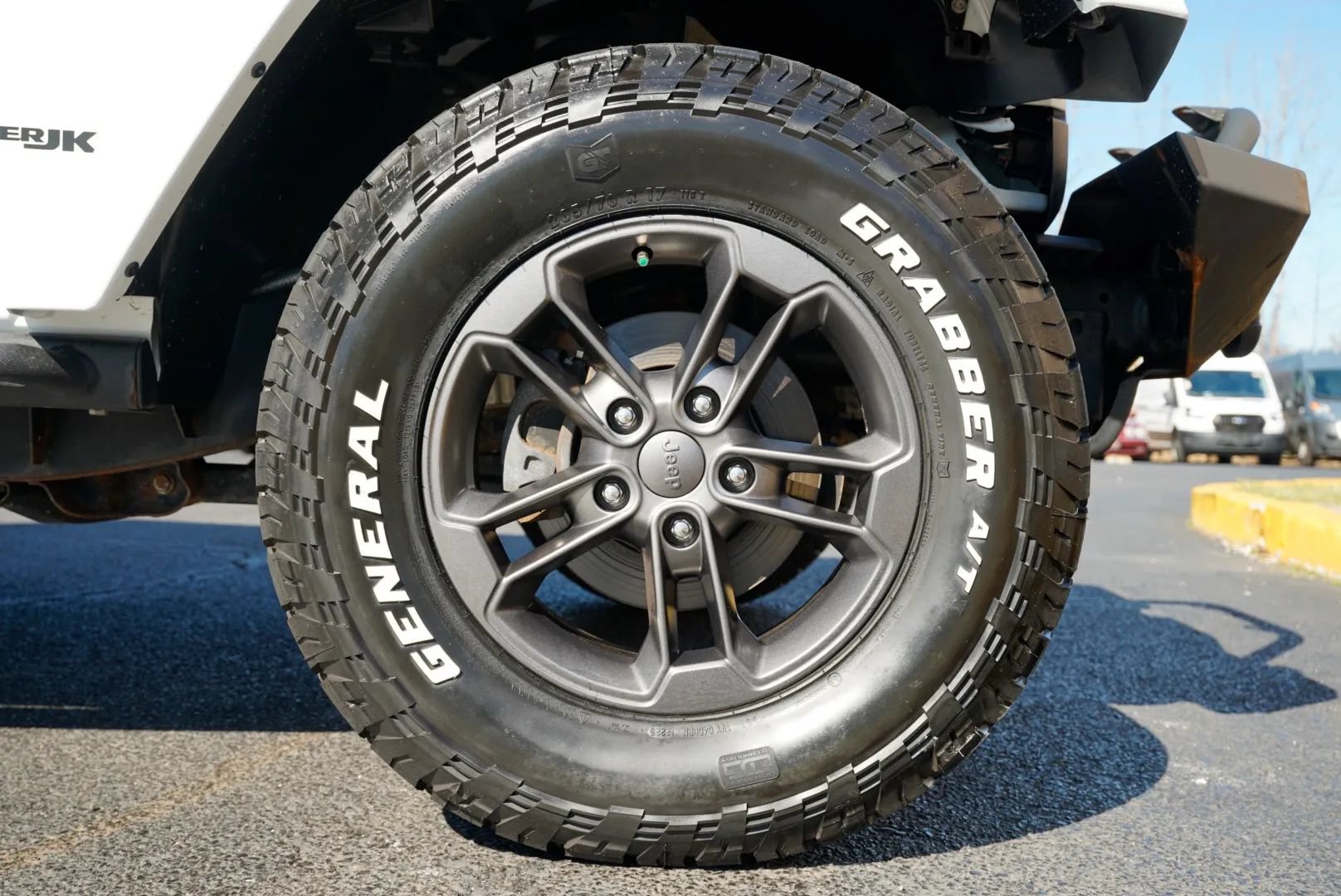 Used 2018 Jeep Wrangler Sport AWD/4WD image 18