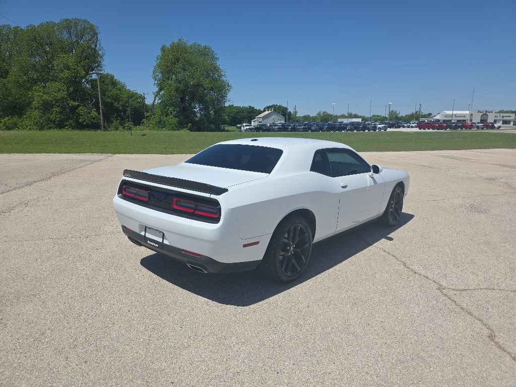 Used 2020 Dodge Challenger SXT w/ Blacktop Package RWD image 3